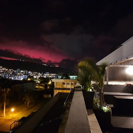 Rooftop - L'Appartement En Haut سان دوني المظهر الخارجي الصورة